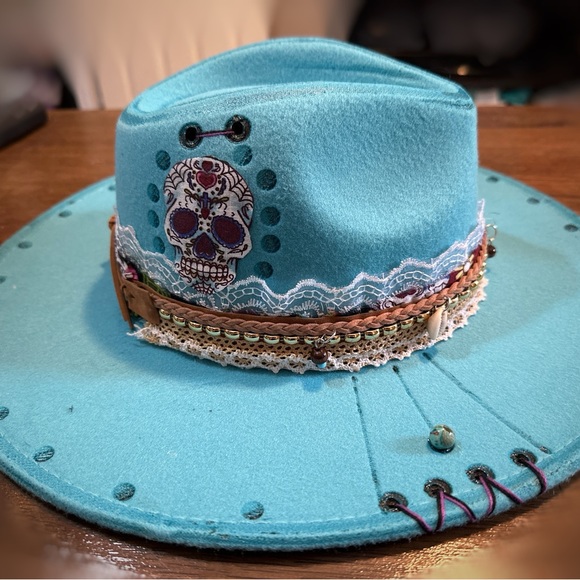 The Aztec Hat - Picture 3 of 3